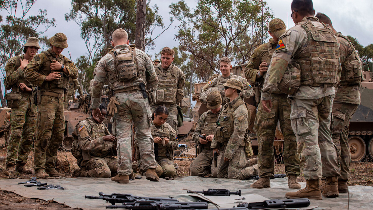  Военные американо-австралийские на учениях в Австралии.  фото: картинки  яндекса.