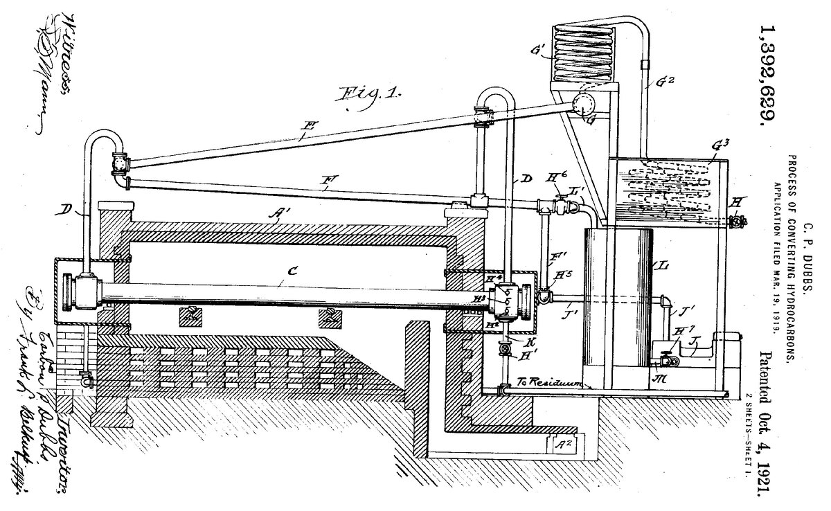 Рисунок 1 (Fig.1) - Вид крекинг установки Даббса сбоку в разрезе (патент 1392629): A, A1 - печи; A2 - газоход; А3 - дымовая труба; В - крекинговые трубы; С - испарительные трубы; D - паровые трубы; E - наклонные участки паровых трубок; F - дренажная линия; G - манифольд; G1 - воздушный конденсатор; G2 - линия пара; G3 - водяной конденсатор; Н,Н1,Н2,Н3,Н4 - клапана; J - стандартный жидкостный насос высокого давления; J1 - линия нагнетания насоса; К - линия отвода.