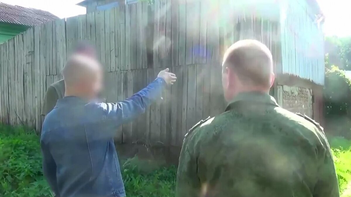    СК: скрывавшемуся в лесу убийце троих человек предъявлено обвинениеНовости Саратова и области – Сетевое издание «Репортер64»