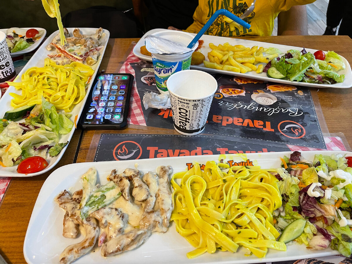 Тавук. Одна порция просто огромная. Фото из личного архива.