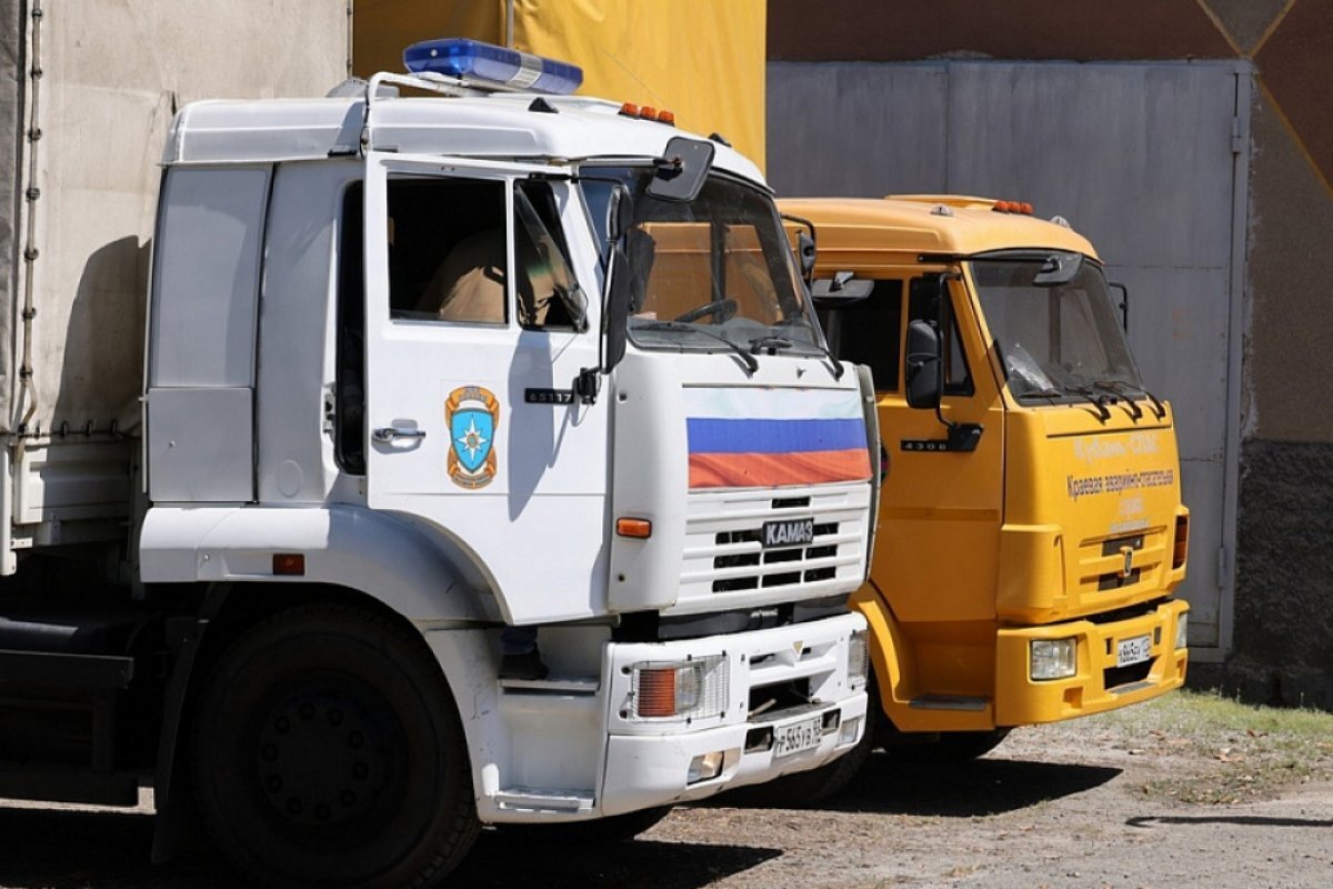    Кубань передала в Геническ экипировку для пожарно-спасательной службы