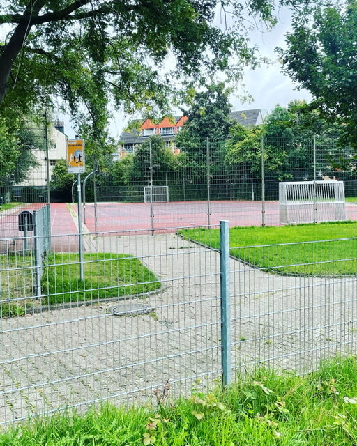 Школьный стадион