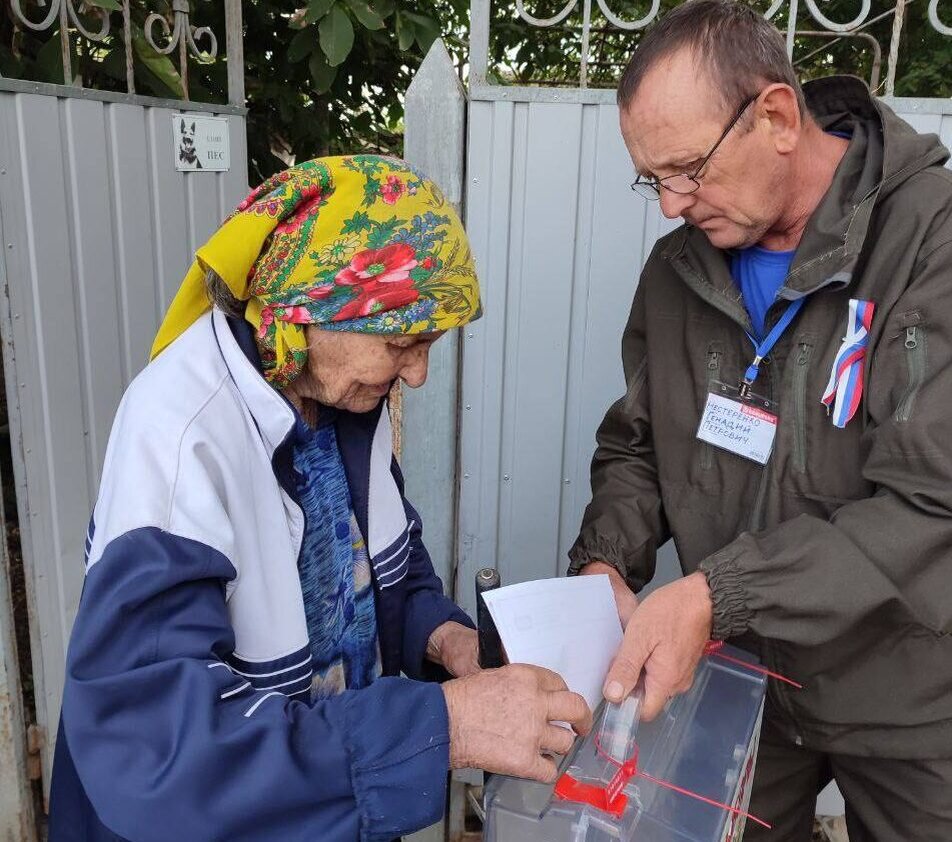  Для маломобильных и пожилых жителей Херсонщины обеспечено подомовое голосование - Таврия ТВ - Херсон