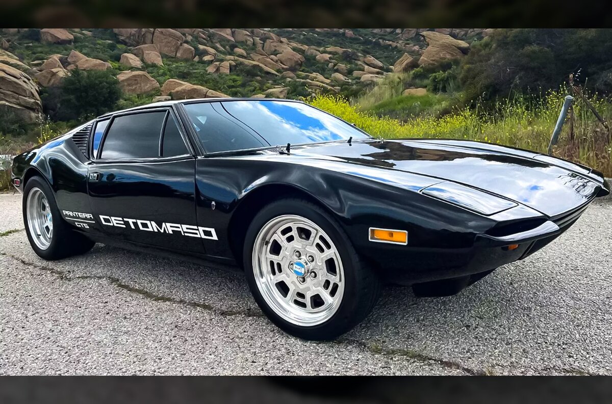 Римейк а 102 de Tomaso Pantera