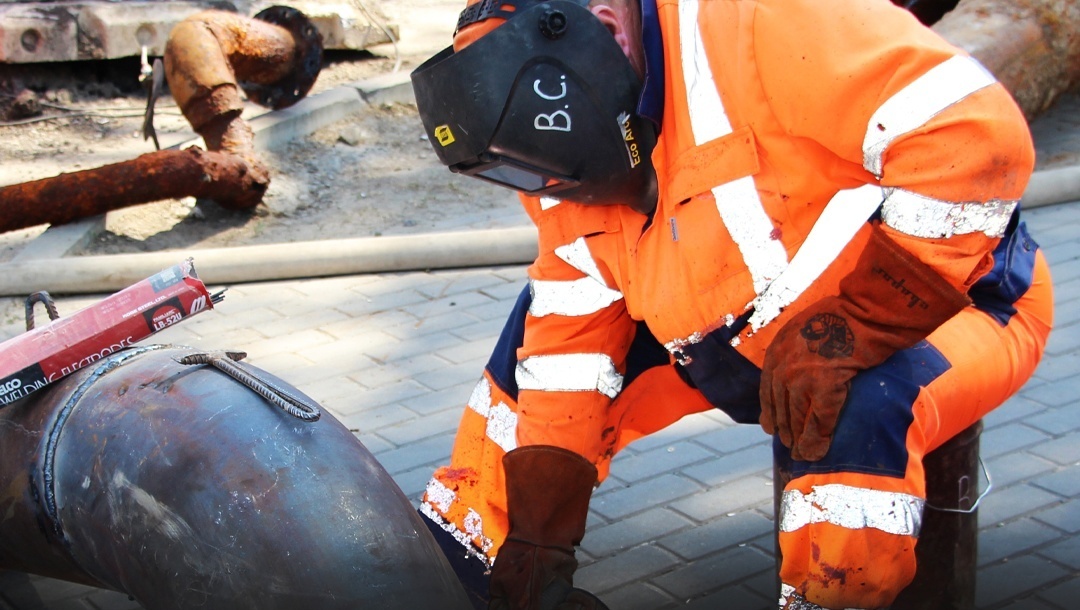     В центре Ростова отключили холодную воду жителям улиц в районе переулка Доломановского и смежных улиц, об этом сообщили в пресс-службе компании «Ростовводоканал».