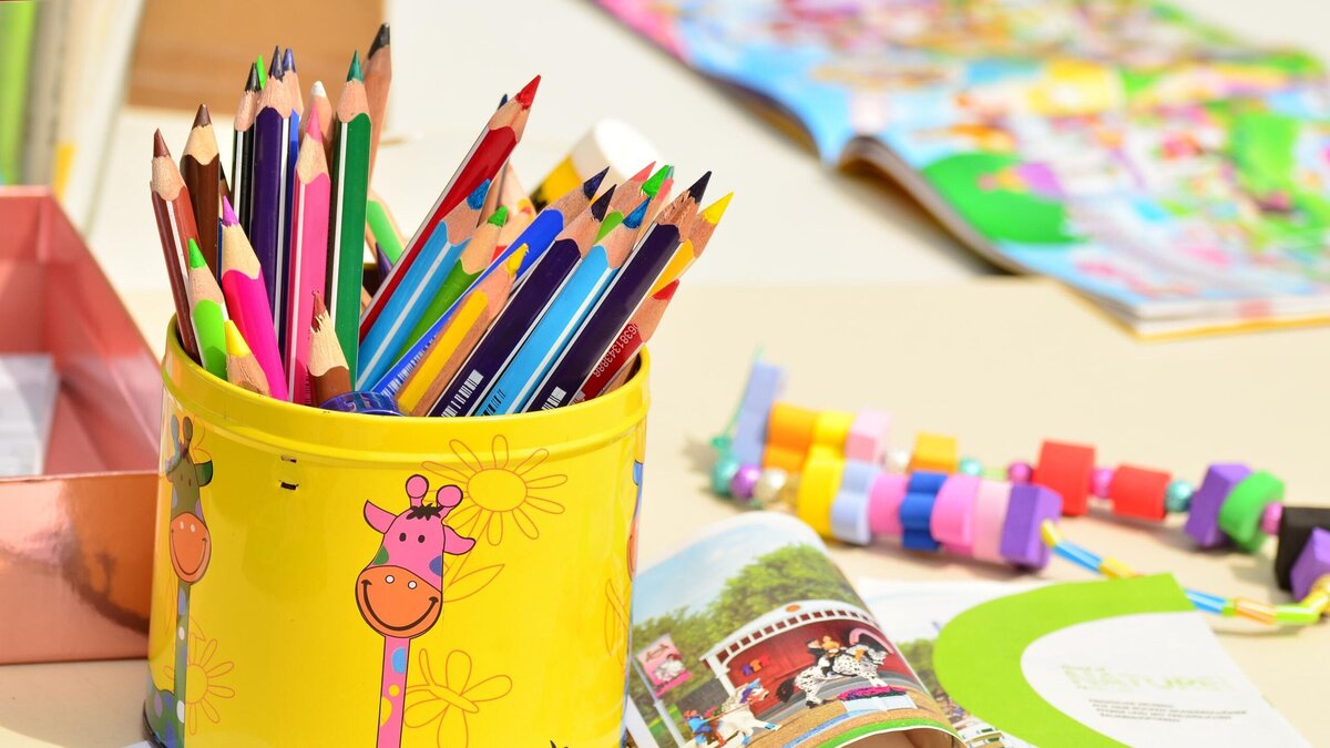    Эксперт сообщил, как выгодно купить канцелярию: родителям на заметку © PxHere | pxhere.com