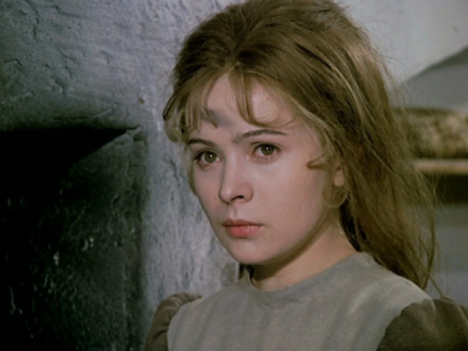 И первый вопрос, который не пойдет «в зачет», а просто для разогрева: из какой киноверсии эта милая, еще не принарядившаяся, Золушка? Фото — стоп-кадр, взят из интернета 