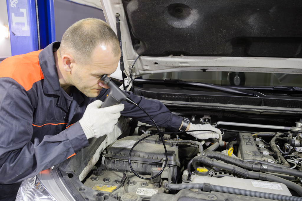 выездной осмотр автомобиля. техническая проверка автомобиля. техническое обслуживание автомобиля. компьютерная диагностика автомобиля. диагностирование автомобиля.
