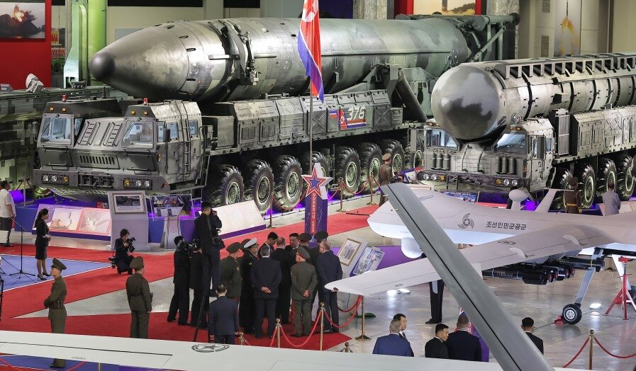 Фото с сайта ЦТАК (http://www.kcna.kp/en/media/photo/q/175b4d5e0f66db4e64eefd4a1edb8e815d9c49b694bb9c1242e1ac5d51d4eefc.kcmsf)