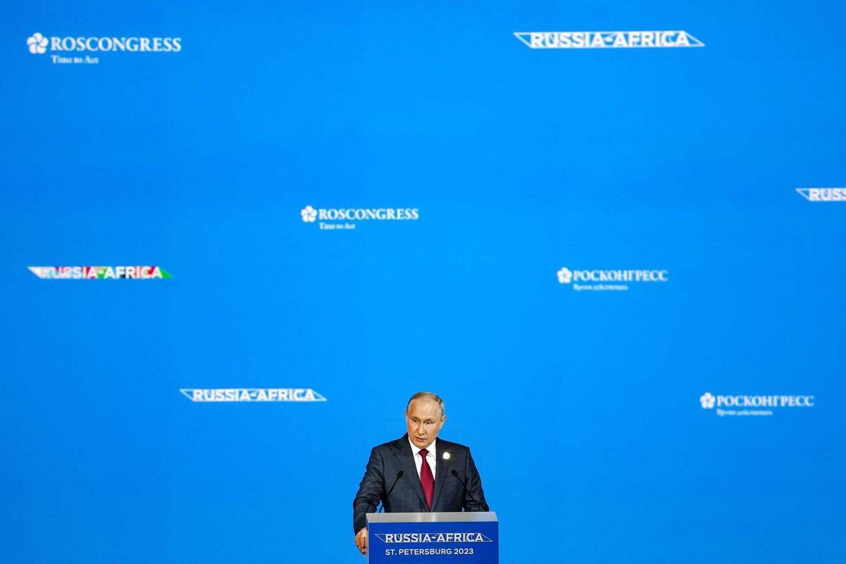 Президент России Владимир Путин выступает на пленарном заседании второго саммита Россия-Африка. Санкт-Петербург, 27 июля 2023 г.