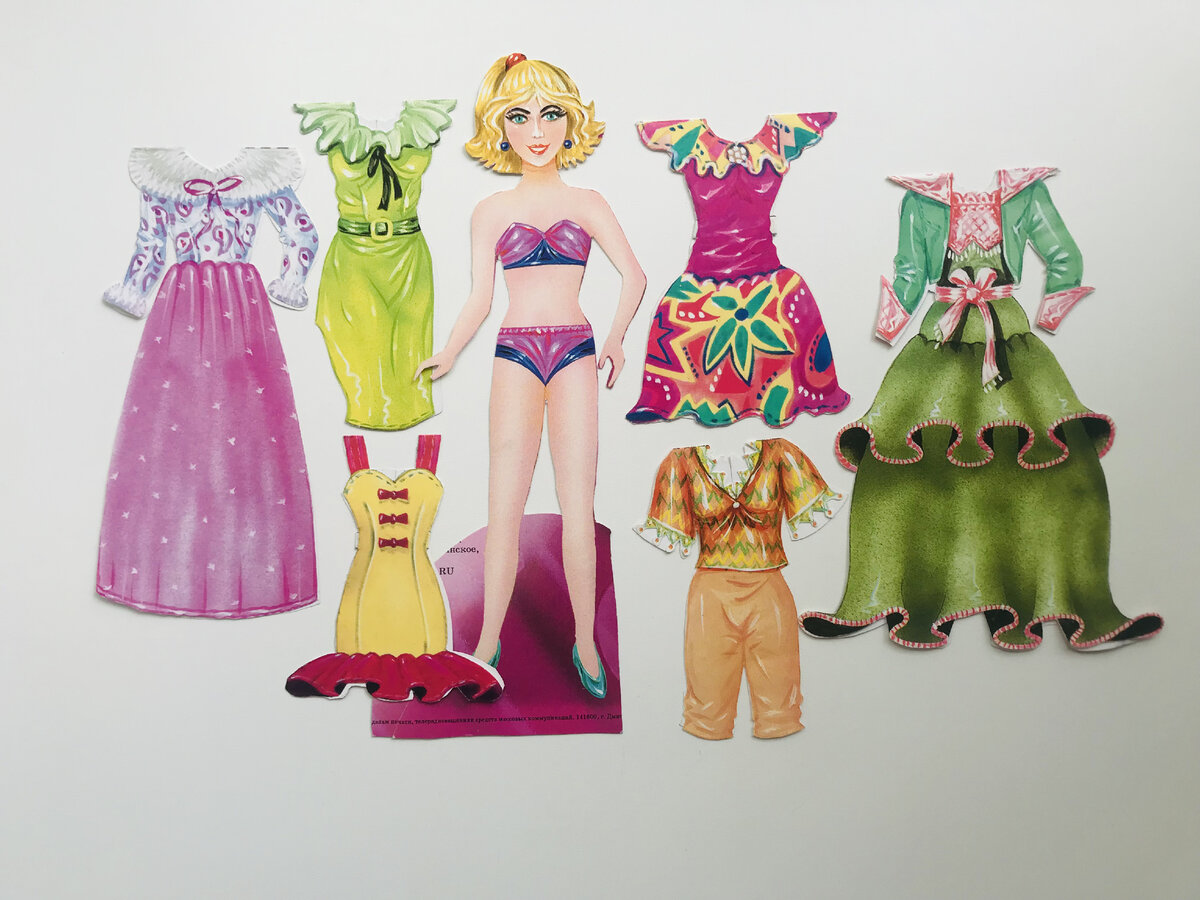 Куколка двусторонняя, листайте, чтобы посмотреть вид сзади.