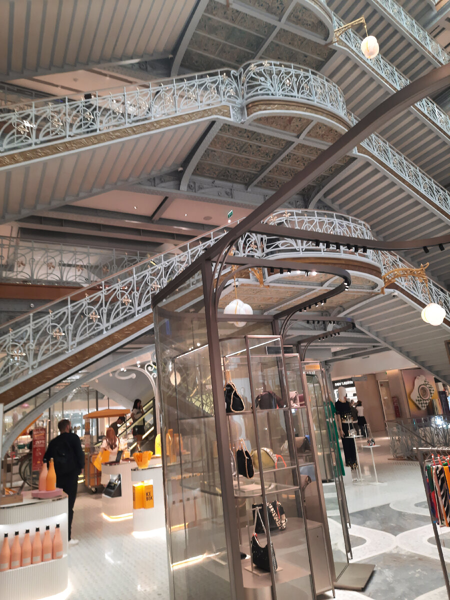 Самаритэн, первый этаж. фото автора