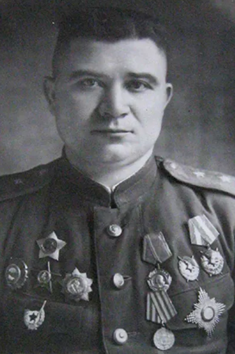 1 командир 112 дивизии. Андрей Лаврентьевич Гетман. Гетман Андрей Лаврентьевич генерал армии. Вольский Василий Тимофеевич генерал. А. Л. Гетман,