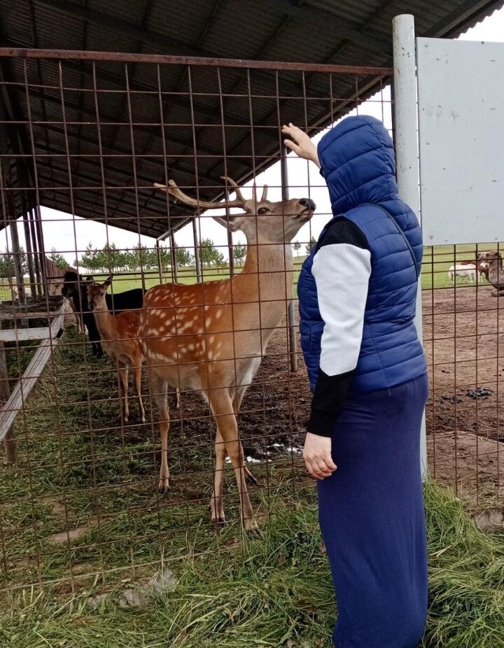 Я.