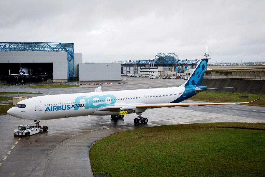 Airbus A330-900, представленный в Тулузе 23 декабря 2016 года. Его первый полёт ожидается до конца 2017 года