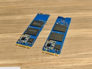 Память Intel Optane (слева) и Intel Optane 800P (справа) - на первый взгляд их трудно отличить