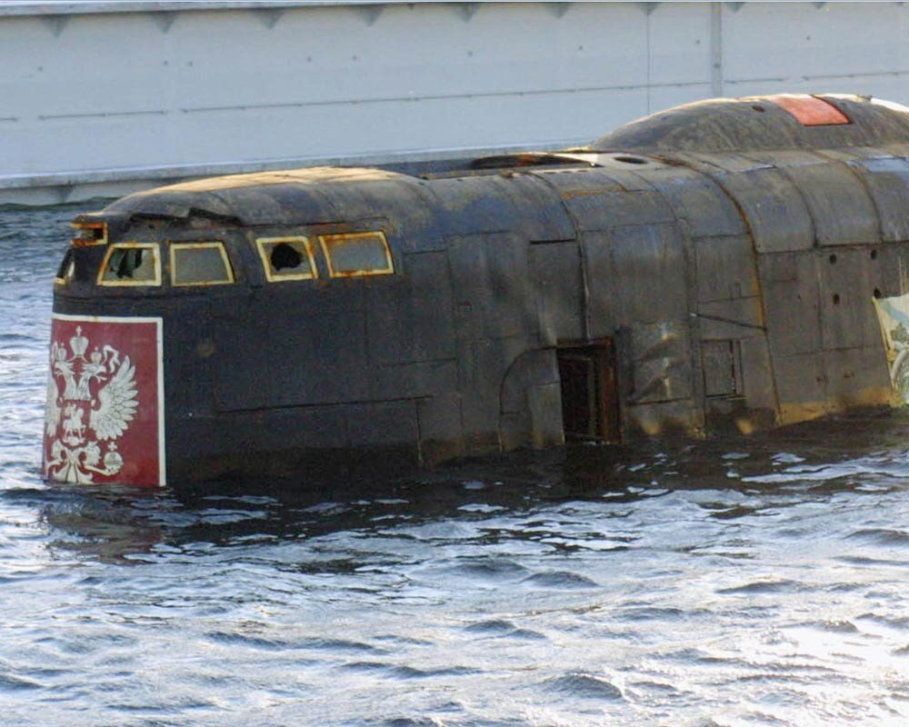 Гибель курска. Подводная лодка к-141 «Курск». К-141 «Курск». Атомная подводная лодка Курск. Лодка Курск 2000.