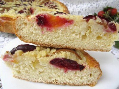 Пирог с грушами и клюквой