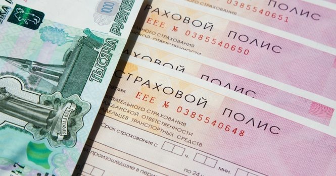 Страховщикам расширят тарифный коридор ОСАГО, а также дадут возможность самим устанавливать значения коэффициентов, на которые тариф будет умножаться. Это первые шаги к так называемой либерализации автогражданки.
