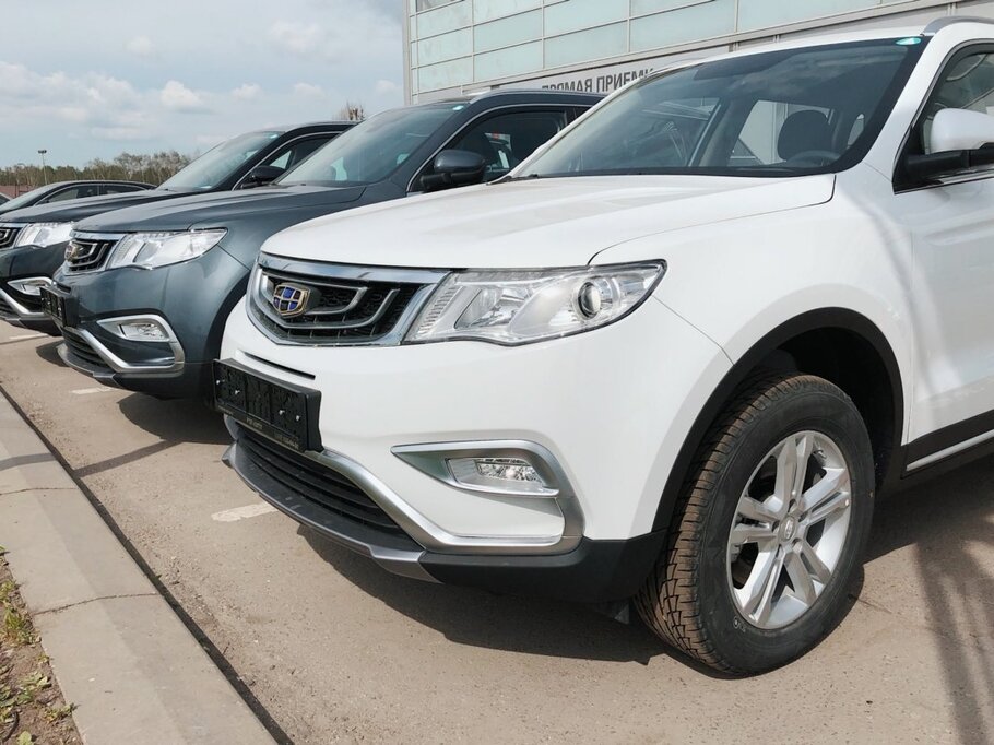 Джили атлас во владимире. 1056006000 Geely Atlas. Джили атлас коробка автомат. Geely Atlas тонированный. Geely Atlas Pro Luxury 4wd.