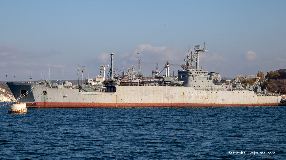 Среди кораблей Черноморского флота России есть суда с разной специализацией.