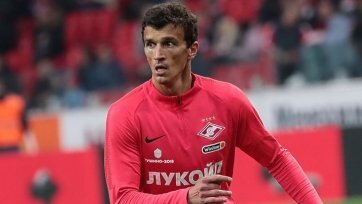 Фото: vesti.ruБуквально вчера вечером российские любители футбола остались в недоумении после того, как одно из ведущих средств массовой информации страны сообщило о скором уходе бывшего полузащитника сборной Финляндии Романа Еременко из московского «Спартака». Невероятно странная трансферная ситуация, которая требует детального изучения, особенно в свете появившихся слухов о том, что «Краснодар», идущий на втором месте, может предложить Еременко нечто вроде пристанища и заключить с ним контракт.
