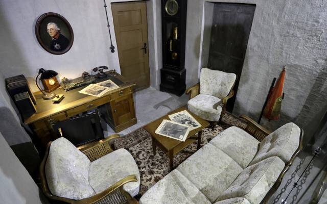 Реконструкция кабинета Гитлера в бункере