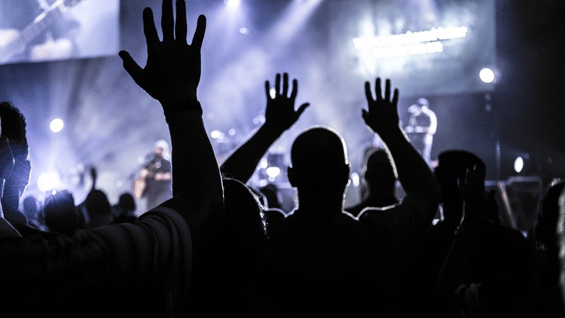 https://images.unsplash.com/photo-1475527588268-e6a157656e35?ixlib=rb-1.2.1&ixid=eyJhcHBfaWQiOjEyMDd9&auto=format&fit=crop&w=1100&q=60