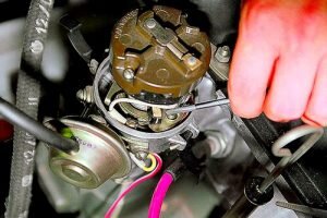 Как проверить и устранить небольшие проблемы с системой зажигания двигателя?