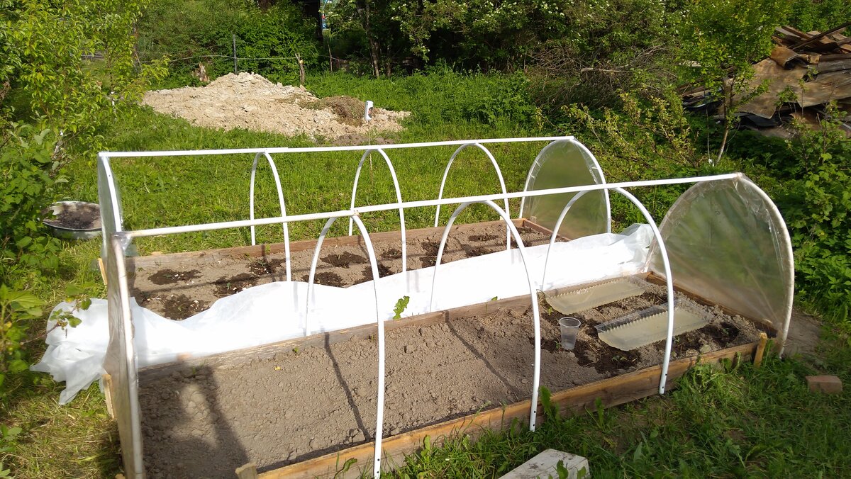 Парники своими руками фото | Cold frame, Raised garden, Backyard greenhouse