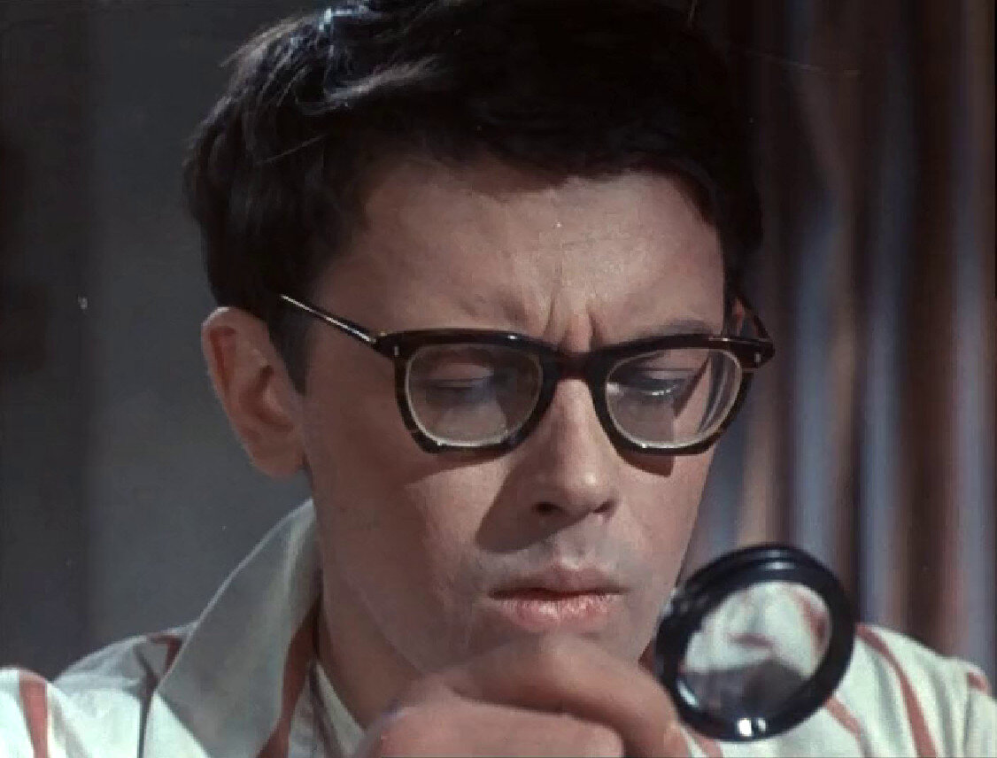 В начале - ботан.