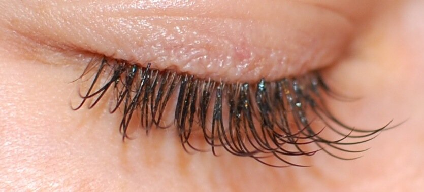 Источник фото: http://lady911.zp.ua/obz/8653/nepravilnoe-narashchivanie-5-.jpg