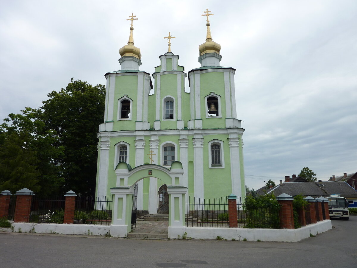 Храм Святой Троицы в Себеже давно оказывает прихожанам ритуальные услуги. Только морга не хватает / Фото: duster-clubs.ru