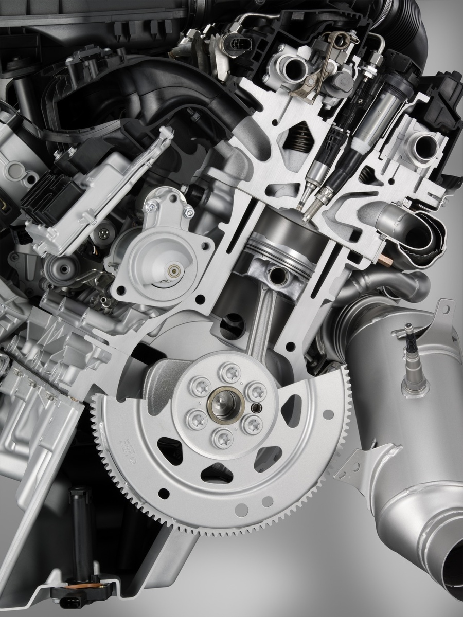 бензиновый мотор. фото с сайта - https://www.autoblog.nl