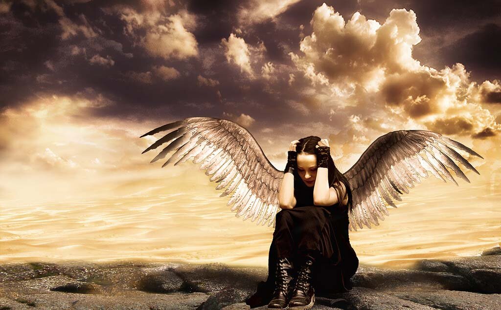 Архангел — высший ангел, посланник бога. В кинематографе и рассказах чаще всего упоминается три архангела: Михаил, Гавриил, Рафаил. Но если обратиться к религиозной литературе, можно найти упоминания большего числа Архангелов. В православной церкви, чаще всего упоминаются Архангелы с именами: Михаил, Гавриил, Рафаил, Уриил, Селафиил, Иегудиил, Варахиил, Иеремиил, Сихаил, Задкиил, Самуил, Иофиил. Эти имена упоминаются и в других религиях. Имена Архангелов В иудейском апокрифе «Книга Еноха» к высшим ангелам относят семь Архангелов: Люцифер — падший архангел, идущий против Бога. Уриил — властвующий над небесными светилами, ангел мира. Просветитель неверующих. Рафаил — властитель мысли человека, способный исцелять. Рагуил — подвергающий наказаниям мир светил. Сариил — начальник над духами, соблазняющими и вовлекающими людей в грех. Гавриил — страж рая и начальник над духами, оказывающими помощь людям. Наставник на путь истинный. Имена Ангелов Аарин (Aarin) — термин, который используется для описания Ангелов, которые спускаются с небес, в поисках дочерей человеческих, чтобы произвести на свет Нефелимов, появляются в книге Еноха. Абаддон (Abaddon) — Ангел бездны. Абалим (Abalim) — «Великий Ангел», огненный страж. Абдиэль (Abdiel) — мужественный «пламенный серафим», из книги «Потерянный Рай» Мильтона. Адимус (Adimus) — Ангел, почитаемый церковью, вероятно, произошел от первого человека. Адоэль (Adoel) — Ангел, который управлял взрывом, благодаря которому появилась Вселенная (Ангел Большого взрыва), согласно книге Еноха. Аф (Af) — страшный Ангел, состоящий из красного и черного пламени. Ахиах (Ahiah) : полу-Ангел, сын Семязы. Акхазриэль (Akhazriel) — «Вестник Бога». Амалиэль (Amaliel) — Защитник слабых. Анахита (Anahita) — огненная женщина-Ангел, связана с водой и персидскими мифами. Анаиэль (Anaiel) — Ангел, который дал знания человечеству, согласно книге Еноха. Анак (Anak) — «гигант», смертный с кровью Ангела. Анаким (Anakim) — «гиганты», раса свирепых гигантов, упомянуты в Библии как потомки исполинов. Анафиэль (Anaphiel) — высокий Ангел Меркаба, предъявитель печати. Ангелос (Angelos) — в переводе с греческого: «посланник», небесное существо. Афаэлеон (Aphaeleon) — правитель падших Ангелов, указан в трактатах о церемониальной магии. Апполион (Appolyon) — Ангел Бездны. Аракиба (Arakiba) — Ангел из книги Еноха. Аралим (Aralim) — «великий Ангел» трона, огненный страж. Аракуэль (Araquiel) — учил знакам земли, из книги Еноха. Арариэль (Arariel) — Ангел океанов, покровитель рыбаков, средневековый Ангел знаний. Аркон (Archon) — Ангел-управляющий материального мира, из Гностического мифа. Ариэль (Ariel) — «лев божий», дух воздуха, источники: мифы иврита, появляется и у Шекспира. Ариох (Arioch) — один из падших Ангелов, согласно «Потерянному Раю», Мильтона, так же появляется в работах Майкла Муркока. Ариук (Ariuk) — хранитель Еноха, согласно его книге. Армарос (Armaros) — научил человечество магии, из книги Еноха. Армисаэль (Armisael) — Ангел родов. Асаф (Asaph) — Ангел, который якобы был автором псалмов 73-83. Асуриэль (Asuriel) — Ангел, который предупреждает о потопе, из книги Еноха. Азазель (Azazel) — учил людей изготавливать металл и добывать драгоценные камни, из книги Еноха. Азраэль (Azrael) — Ангел смерти, появляется в работах Лейлы Уэнделы. Баллатон (Ballaton) — страж, имя использовано в Соломоновой магии. Барадиэль (Baradiel) — небесный князь, Ангел града, из книги Еноха. Баракиэль (Baraqiel) — небесный князь, Ангел молнии, из книги Еноха. Бараттиэль (Barattiel) — поддерживает самые высокие небеса, из книги Еноха. Бефор (Bethor) — Ангел Юпитера, упоминается в церемониальной магии. Боамиэль (Boamiel) — Ангел из 4 краев неба, упоминается в церемониальной магии. Боэль (Boel) — Ангел Сатурна. Камаэль (Camael) — «тот, кто видит Бога». Камиэль (Camiel) — один из вариантов имени Камаэля, «тот, кто видит Бога». Кафриэль (Caphriel) — Ангел шабаша. Кассиэль (Cassiel) — Ангел слез и воздержания, упоминается в церемониальной магии. Кервиэль (Cerviel) — Ангел княжеств. Чалкидри (Chalkydri) — или «медный змей» или спутник Солнца, из книги Еноха. Чамуэль (Chamuel) — «тот, кто ищет Бога». Часан (Chasan) — покровитель воздуха, упоминается в церемониальной магии. Даниэль (Daniel) — «Бог мой судья», на иврите так же имя пророка. Дуббиэль (Dubbiel) — защитник Персов. Дума (Duma) — Ангел молчания, так же является покровителем Египта. Эмпиреан (Empyrean) — высшие небеса, небесный огонь, упоминается в «Потерянном Рае» Мильтона. Эфемера (Ephemera) — «короткоживущие» Ангелы, которые созданы, чтобы петь хвалу Богу. Эрелим (Erelim) — «отважные». Эксоузиа (Exousia) — «власть» или «добродетель», альтернатива Ангелу, Греция. Эзекуэль (Ezequiel) — учил человечество знаниям об облаках, из книги Еноха. Гавриил (Gabriel) — «Бог есть моя сила», Ангел суда, один из Ангелов, который представляется по имени в Библии. Гадиэль (Gadiel) — призван отражать зло, упоминается в церемониальной магии. Гадриэль (Gadriel) — учил людей военным искусствам, из книги Еноха. Гагаллим (Gagallim) — «сфера». Газадриэль (Gazardiel) — Ангел рассвета и заката. Гермаэль (Germael) — «величие Бога», Ангел создания. Гезария (Gezuriya) — Ангел полномочий. Гибборим (Gibborim) — гигант полу-Ангел, «человек славы», упоминается в еврейских и библейских трактатах. Григорий (Grigori) — с греческого «смотрящий». Габриэль (Habriel) — Ангел полномочий. Гадариэль (Hadariel) — «Слава Бога». Гадрамиэль (Hadramiel) — «Слава Божья», вариант имени Габриэль. Хамон (Hamon) — небесный князь, упоминается в книге Еноха. Ханиэль (Haniel) — «Божья благодать». Харот (Haroth) — близнец Марота, знал тайное имя Бога, упоминается в персидском мифе. Хашмаль (Hashmal) — лидер порядка. Хаулиэль (Hayliel) — обладатель огненной плети, из книги Еноха. Хемах (Hemah) — страшный Ангел, состоящий из черного и красного пламени, упоминается в еврейских трактатах. Хочмаэль (Hochmael) — «Мудрость Бога». Ирин (Irin) — альтернативное определение для Нефелимов, существует поверье, что Ирландия была названа в честь него, так как он первый поселился в том месте. Ишим (Ishim) — Ангел льда и огня. Исрафель (Israfel)- Ангел Воскрешения. Итуриэль (Ithuriel) — посланник Гавриила, появляется в «Потерянном Рае» Мильтона. Джабрил (Jabril) — мусульманский вариант Гавриила. Джаель (Jael) — хранитель Ковчега Завета. Джедутун (Jeduthun) — хормейстер, дает статусы Ангелов. Джехоэль (Jehoel) — руководитель и страж, серафим. Джеремель (Jeremiel) — «Божья милость», вариант Рамиэля. Кадмиэль (Jeremiel) — Ангел родов. Каджабиэль (Kajabiel) — «Звезда Бога», Ангел астрологии. Кальмия (Kalmiya) — страж завесы. Касбиэль (Kasbiel) — учил имени, которое связывает клятвы, из книги Еноха. Касдея (Kasdeja) — учил спиритизму и контролю над рождаемостью, из книги Еноха. Кемуэль (Kemuel) — вариант Камаэля, «тот, кто видит Бога». Керубиэль (Kerubiel) — грозный Ангел огня и молнии, руководитель хора херувимов. Кезеф (Kezef) — Ангел разрушения. Кочбиэль (Kochbiel) — «Звезда Бога», Ангел астрологии. Лахабиэль (Lahabiel) — защитник и страж. Лайла (Lailah) — «ночь», Ангел зачатия, согласно мусульманским трактатам: женщина-Ангел. Лэйла (Layla) — вариант Лайлы, «ночь». Люцифиэль (Lucifiel) — «светоносный», утренняя звезда, вариант Люцифера. Люцифер (Lucifer) — прекраснейший из Ангелов, который бросил вызов Богу, но был низвергнут за свою гордость. Махадиэль (Machidiel) — «Бог везде», из книги Еноха. Мадан (Madan) — Ангел Меркурия, упоминается в церемониальной магии. Маханаим (Mahanaim) — «две армии», небесное войско, упоминается в еврейских трактатах. Малачи (Malachi) — «Посланник Бога». Малах (Malakh) — «посланник», небесное существо, мусульманский термин, означающий Ангела. Марюк (Mariuk) — страж Еноха. Марот (Maroth) — близнец Гарота, который знал тайное имя Бога, упоминается в персидских трактатах. Мастема (Mastema) — «Ангел обвинения». Матариэль (Matariel) — Ангел дождя. Мелькиаль (Melkyal) — «Бог везде», из книги Еноха. Меркаб (Merkabah) — «колесница», мистический путь к Богу. Метатрон (Metatron) — Ангел присутствия, божественный архивариус, посредник Бога. Михаил (Michael) — Меч Бога и небесный воин-князь, один из архАнгелов, имя которого, упоминается в Библии. Микал (Mikhal) — вариант Михаила, «Подобный Богу». Мумиэль (Mumiel) — страж здоровья. Муриэль (Muriel) — Ангел порядка. Накир (Nakir) — чернокожий и голубоглазый Ангел правосудия. Натаниэль (Nathaniel) — «Дана Богом», Ангел огня. Нефилим (Nephilim) — гигант полу-Ангел, «славный человек». Нуриэль (Nuriel) — Ангел града. Онафиэль (Onafiel) — Ангел луны. Офаниэль (Ophaniel) — змеиный Ангел. Офаним (Ophanim) — «колесо», «многоглазый», так же может приписываться змеям. Ориэль (Oriel) — Ангел судьбы. Орифиэль (Oriphiel) — Ангел планеты Сатурн. Пахадрон (Pahadron) — Ангел террора. Пелиэль (Peliel) — руководитель хора Добродетелей. Пенему (Penemu) — учил людей письменности, из книги Еноха. Пениэль (Peniel) — «Видевший Бога». Фануэль (Phanuel) — Ангел присутствия, Ангел покаяния. Пура (Purah) — Ангел забвения. Пуриэль (Puriel) — суровый судья. Квадисин (Qaddisin) — «святые», стоят рядом с Григорием. Квапсиэль (Qaphsiel) — отталкивает врагов своих. Радбос (Rabdos) — хранитель звезд. Радуриэль (Raduriel) — небесный архивариус, из книги Еноха. Рагуэль (Raguel) — «Друг Божий». Рахаб (Rahab) — жестокий Ангел моря, предположительно убит Богом, рассерженным на него за некоторый поступок. Рахатиэль (Rahatiel) — управляющий созвездиями, из книги Еноха. Рахмиэль (Rahmiel) — Ангел милосердия. Рамиэль (Ramiel) — «Милость Божья», Ангел грома. Рафаил (Raphael) — «Божье исцеление», Ангел солнца, архангел, его имя упоминается в Библии. Разиэль (Rasiel) — Ангел землетрясения, из книги Еноха. Разаэль (Razael) — Ангел тайн, существует поверье, что был наказан Богом, за то, что дал книгу магии Адаму. Ремиэль (Remiel) — переводчик видений, из книги Еноха. Рикбиэль (Rikbiel) — хранитель колесницы Бога, из книги Еноха. Рухиэль (Ruhiel) — Ангел ветров. Сабаот (Sabaoth) — ему поклонялись как Ангелу в средние века, на еврейском: Небесное войско. Сахакиэль (Sahaqiel) — хранитель четвертого неба, из книги Еноха. Салатиэль (Salathiel) — «Спрашивающий Господа». Самаэль (Samael) — «Яд Божий», грозный Ангел смерти, его связывают с Сатаной/Люцифером. Сандалфон (Sandalphon) — «брат», греческий Ангел славы и молитвы. Саракуиэль (Saraquiel) — вариант имени Аракуэля, обучал запрещенным знаниям, из книги Еноха. Сариэль (Sariel) — «Принц Божий», управляет духами, из книги Еноха. Семалион (Semalion) — Ангел провозглашения. Семсапиэль (Semsapiel) — упомянут в книге Еноха. Семияза (Semyaza) — Лидер Ангелов, которые сошли с небес, чтобы жениться на дочерях человеческих, иногда их связывают с Люцифером и/или Сатаной. Сераф (Seraph) — живой огонь, святой Ангел, имя может значить: «огненная змея». Серафиэль (Seraphiel) — подобный орлу, главный Серафим. Шамсиэль (Shamsiel) — «Свет Божий», из книги Еноха. Сидриэль (Sidriel) — князь Добродетели, из книги Еноха. Софериэль (Sopheriel) — хранитель книг о жизни и смерти. Сотерасиэль (Soterasiel) — «тот, кто вызывает Божий огонь». Табрис (Tabris) — Ангел свободной воли. Тадиэль (Tadhiel) — Ангел жертвы. Тагас (Tagas) — небесный принц, упоминается в книге Еноха. Тамиэль (Tamiel) — упоминается в книге Еноха. Таршишим (Tarshishim) — «сияющий». Татрасиэль (Tatrasiel) — небесный князь, упоминается в книге Еноха. Темлакос (Temlakos) — покровитель детей, которые подверглись насилию, Греция. Туриэль (Turiel) — упоминается в книге Еноха. Уриэль (Uriel) — «Божье пламя», иногда Ангел исцеления, иногда Ангел смерти. Узиэль (Usiel) — «Сила Господа», из книги Еноха. Вритиэль(Vretiel) — Ангел мудрости из книги Еноха. Яхоэль (Yahoel) — защитник и хранитель, серафим. Задкиэль (Zadkiel) — Ангел, его символом является кинжал, из книги Еноха. Загзагель (Zagzagel) — Ангел горящего куста. Закум (Zakum) — Ангел молитвы. Замбрим (Zambrim) — правитель падших Ангелов, упоминается в церемониальной магии. Зафкиэль (Zaphkiel) — быстрее херувимов. Заралл (Zarall) — xранитель Ковчега Завета. Зефон (Zephon) — посланник Гавриила, упоминается в «Потерянном Рае» Мильтона. Зофиэль (Zophiel) — «Красота Бога». Зуриэль (Zuriel) — «Господь-твердыня моя». 