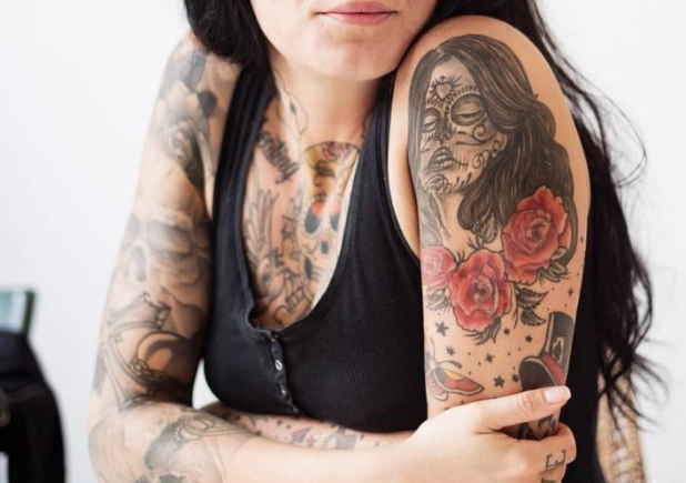 Вот к чему приводит поход в тату салон за первой татуировкой)))