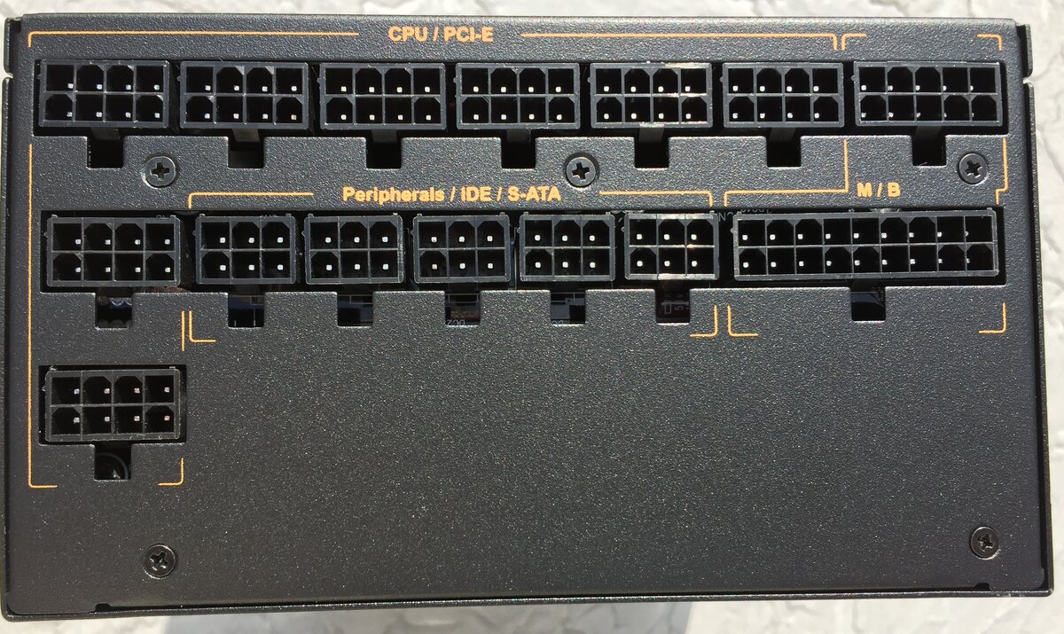 Количество разъемов на современных БП просто поражает