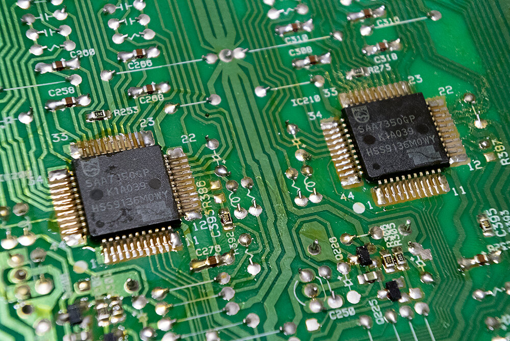 SAA7350GP от Philips