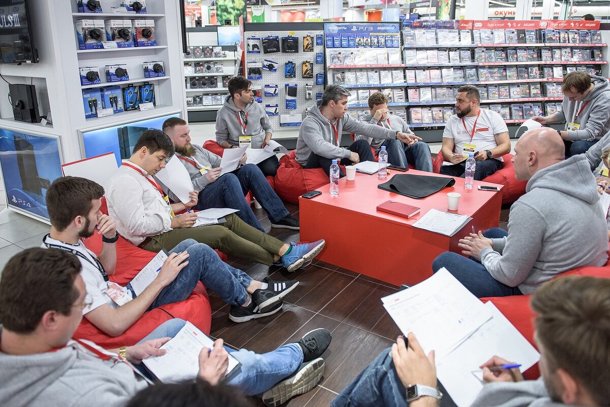 M.SMART хакатон: VR/AR/MR в ритейле. Организаторы Zucker.Studio.