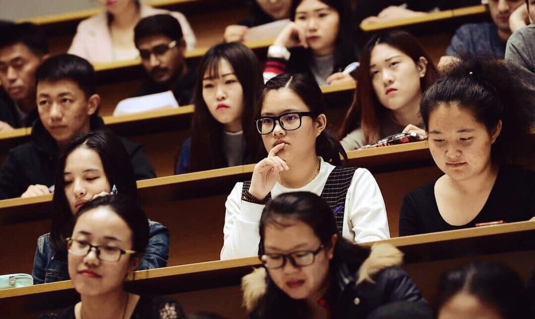 студенты из китая