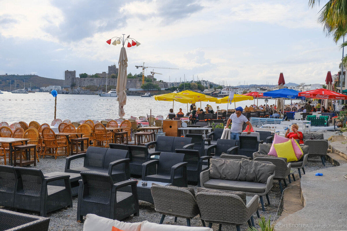Как предприимчивые турки зарабатывают на бесплатных, городских пляжах. Весьма необычный способ