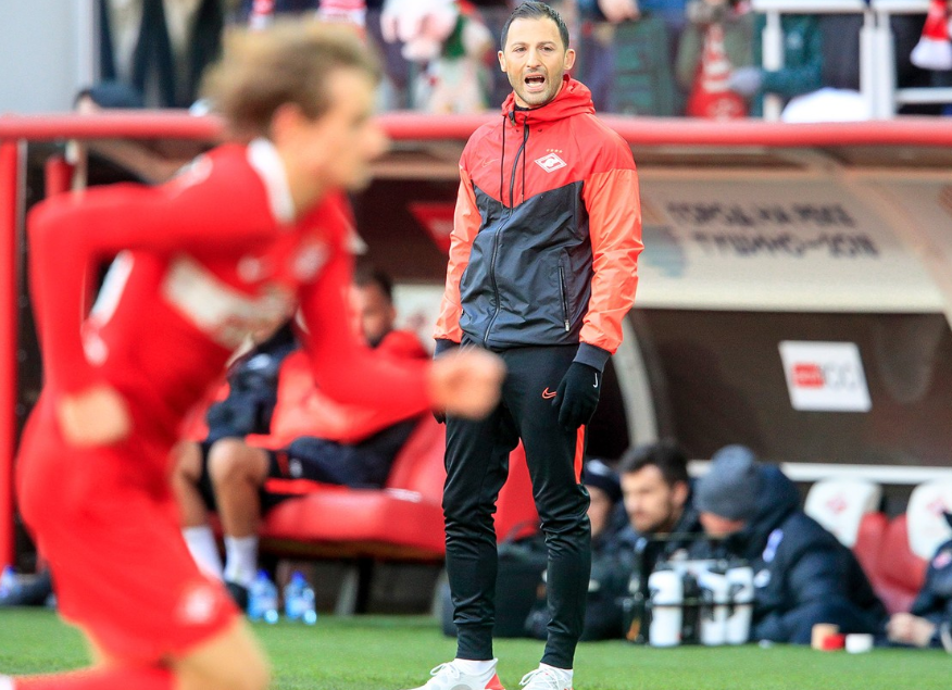 Доменико Тедеско гоняет Алекса Крала