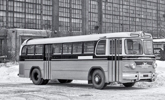 Во второй половине 1950-х годов конструкторы автозавода им. Лихачёва создали унифицированные по кузову междугородный и городской автобусы. Но история освоения этих двух интересных разработок оказалась непростой.