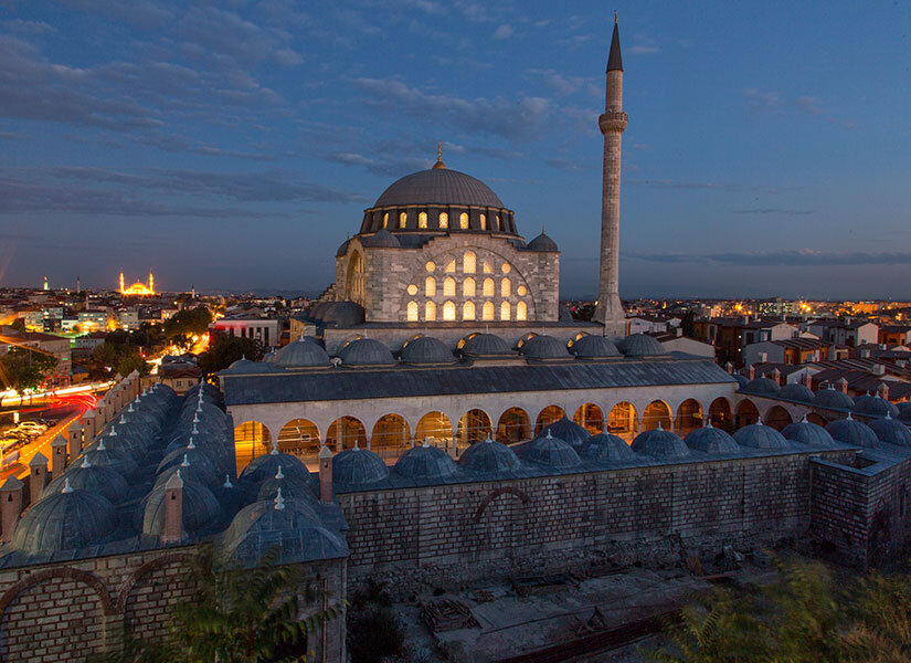 Мечеть Михримах Султан  в Эдирнекапы. Фото: открытые источники.