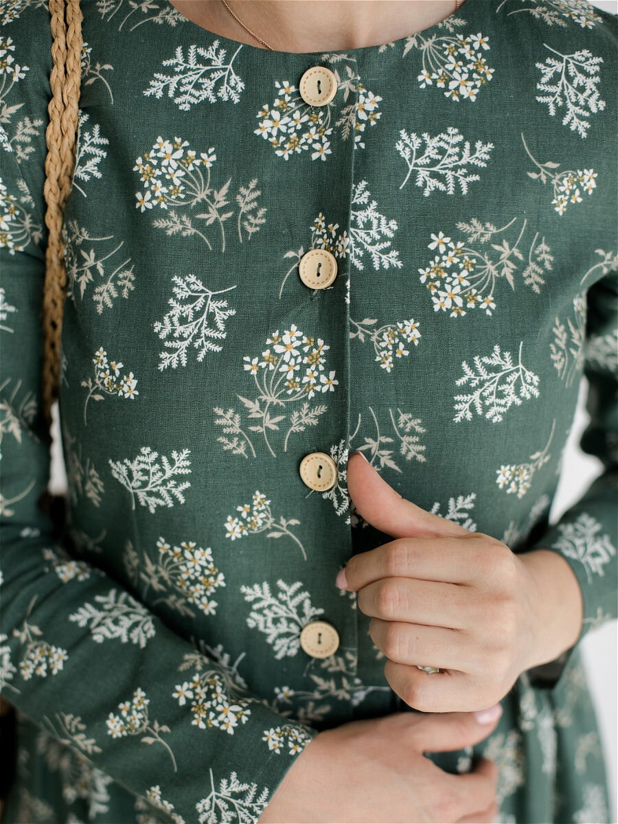 Листайте галерею, чтобы рассмотреть платье