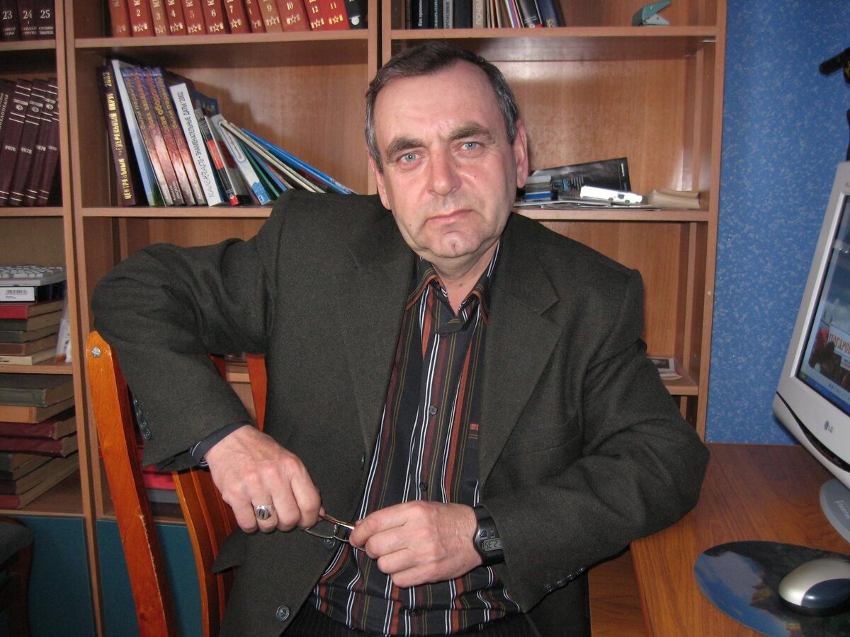                                                                 Владимир Иванцов