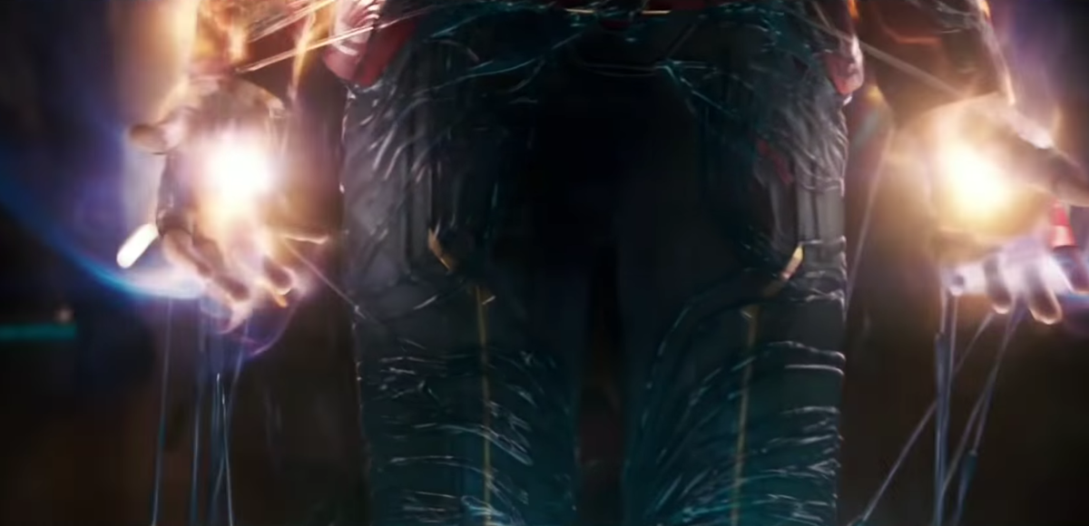 Побег из тюрьмы своего ума, от сдерживающих нас надуманных ограничений. Источник: кадр из фильма «Капитан Марвел» (Captain Marvel, 2019).