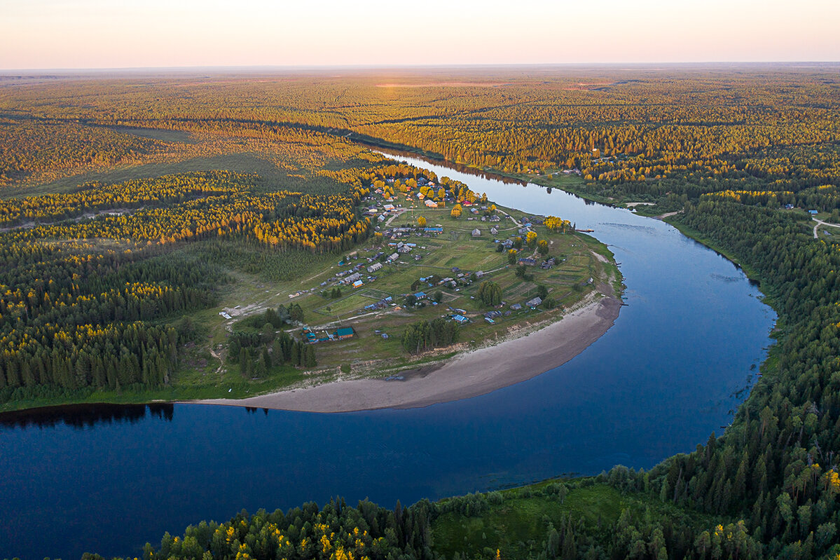Посёлок Якша и река Печора. Троицко-Печорский район Республики Коми (ещё 1 фото)
