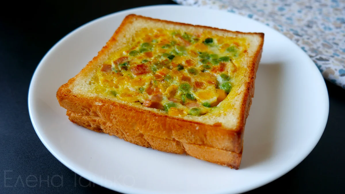 Горячие бутерброды. Очень вкусные и очень красивые. Отличное начало дня.