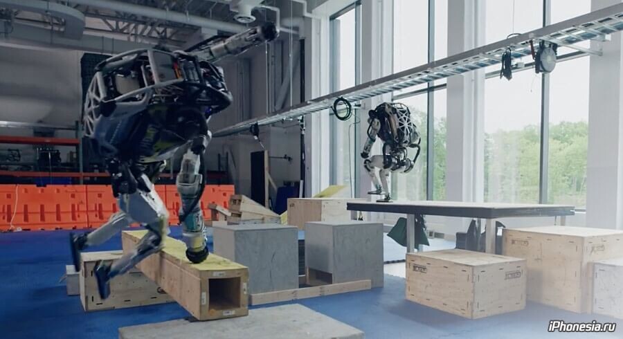 Atlas от boston dynamics. Робот паркурщик. Boston dynamics atlas. Atlas от boston dynamics. Робот атлас бостон динамикс.